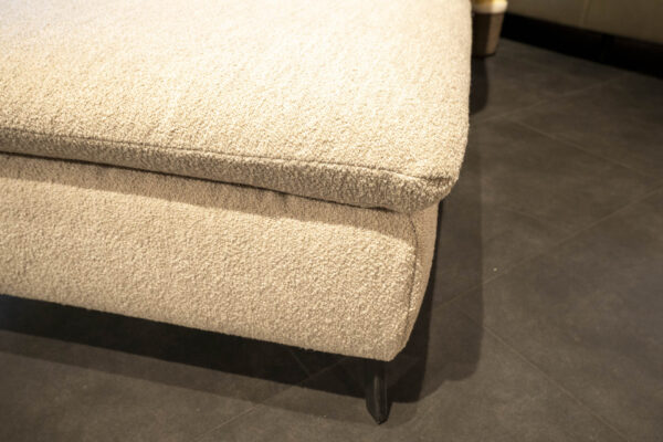 Beige Couch mit weichem Bezug