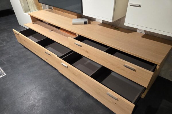 RMW Lavita Lowboard in Eiche mit geöffenten Schubkästen